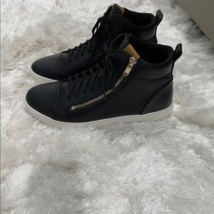 Aldo sneaker